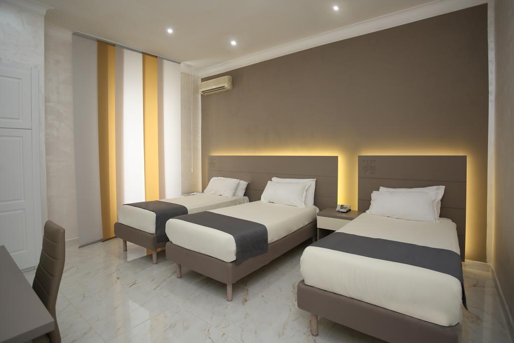 Triple Room,398971872:JPEG